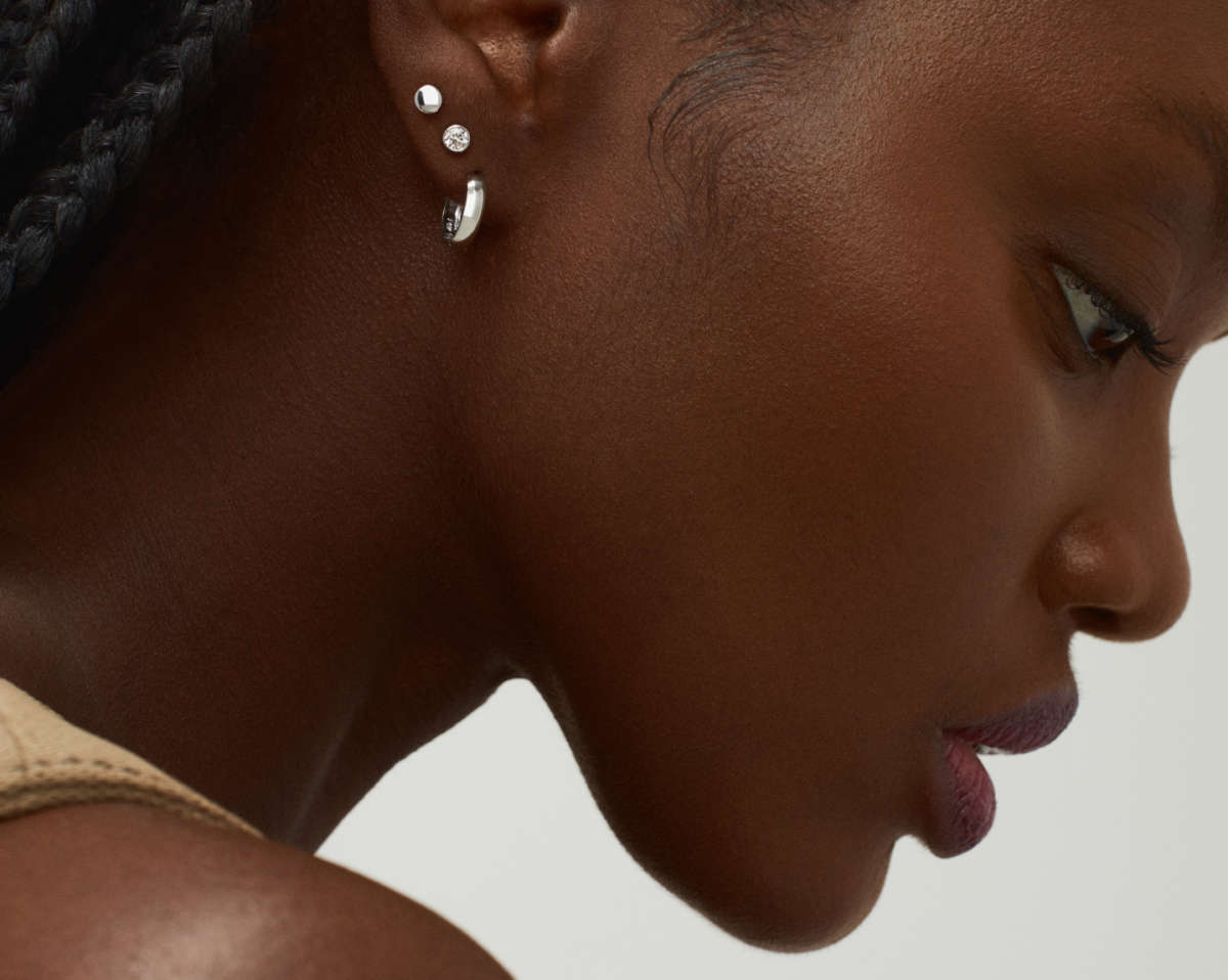 Salt water rinse for outlet earring infection